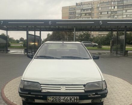 Белый Пежо 405, объемом двигателя 1.6 л и пробегом 360 тыс. км за 550 $, фото 1 на Automoto.ua