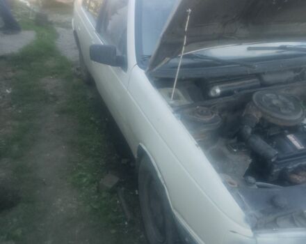 Бежевый Пежо 405, объемом двигателя 1.4 л и пробегом 1 тыс. км за 311 $, фото 4 на Automoto.ua