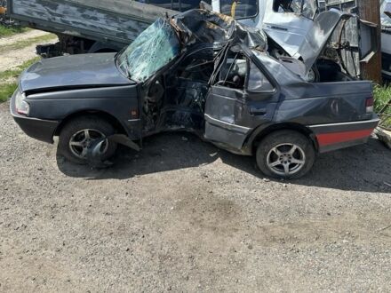 Пежо 405 1990 в Фастове на Automoto.ua Черный Пежо 405, объемом двигателя 1.6 л и пробегом 250 тыс. км за 400 $, фото 1 на Automoto.ua