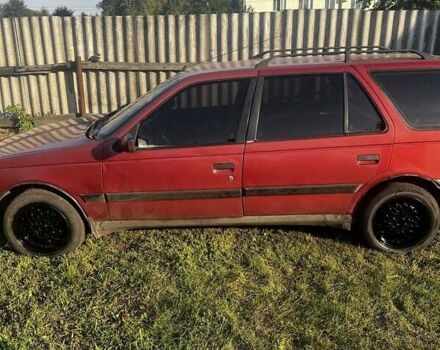 Красный Пежо 405, объемом двигателя 1.9 л и пробегом 350 тыс. км за 1400 $, фото 2 на Automoto.ua