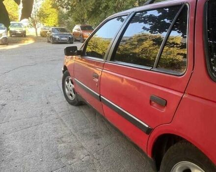 Красный Пежо 405, объемом двигателя 1.8 л и пробегом 350 тыс. км за 1328 $, фото 2 на Automoto.ua
