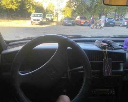 Красный Пежо 405, объемом двигателя 1.8 л и пробегом 350 тыс. км за 1309 $, фото 1 на Automoto.ua