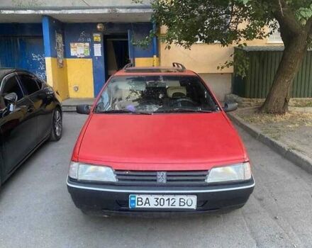 Красный Пежо 405, объемом двигателя 1.8 л и пробегом 350 тыс. км за 1328 $, фото 3 на Automoto.ua