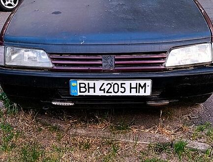 Красный Пежо 405, объемом двигателя 1.9 л и пробегом 300 тыс. км за 600 $, фото 1 на Automoto.ua
