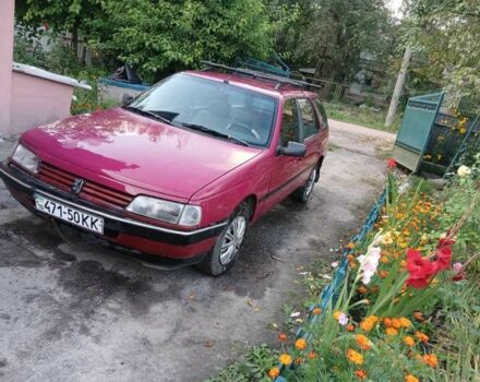 Красный Пежо 405, объемом двигателя 1.6 л и пробегом 300 тыс. км за 700 $, фото 1 на Automoto.ua