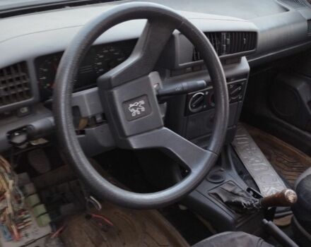 Красный Пежо 405, объемом двигателя 0 л и пробегом 99 тыс. км за 500 $, фото 1 на Automoto.ua