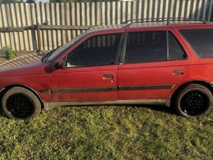 Красный Пежо 405, объемом двигателя 1.9 л и пробегом 350 тыс. км за 1400 $, фото 1 на Automoto.ua