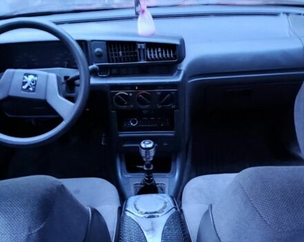 Серый Пежо 405, объемом двигателя 1.9 л и пробегом 150 тыс. км за 1000 $, фото 7 на Automoto.ua