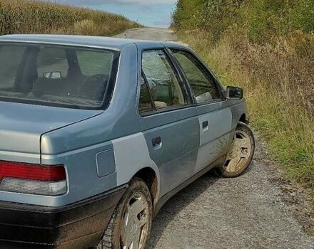 Серый Пежо 405, объемом двигателя 0 л и пробегом 300 тыс. км за 898 $, фото 2 на Automoto.ua