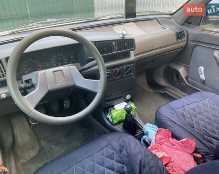 Серый Пежо 405, объемом двигателя 1.6 л и пробегом 300 тыс. км за 2100 $, фото 3 на Automoto.ua