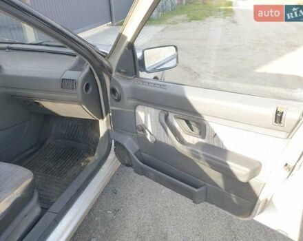 Серый Пежо 405, объемом двигателя 1.6 л и пробегом 300 тыс. км за 1700 $, фото 3 на Automoto.ua