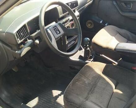 Серый Пежо 405, объемом двигателя 1.9 л и пробегом 220 тыс. км за 475 $, фото 17 на Automoto.ua