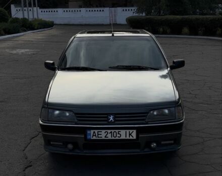 Серый Пежо 405, объемом двигателя 1.9 л и пробегом 292 тыс. км за 2000 $, фото 1 на Automoto.ua