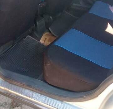 Серый Пежо 405, объемом двигателя 1.6 л и пробегом 300 тыс. км за 1500 $, фото 2 на Automoto.ua