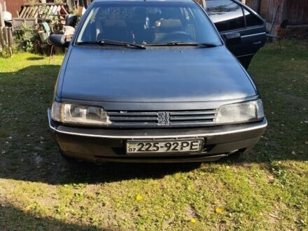 Серый Пежо 405, объемом двигателя 1.4 л и пробегом 252 тыс. км за 1200 $, фото 1 на Automoto.ua