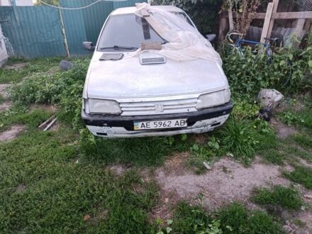 Пежо 405 1990 у Броварах на Automoto.ua Сірий Пежо 405, об'ємом двигуна 2 л та пробігом 3 тис. км за 315 $, фото 1 на Automoto.ua