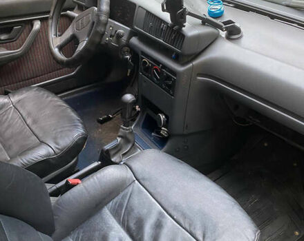 Синий Пежо 405, объемом двигателя 1.6 л и пробегом 380 тыс. км за 1000 $, фото 7 на Automoto.ua