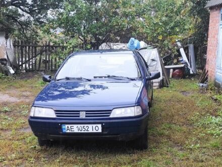 Синій Пежо 405, об'ємом двигуна 1.9 л та пробігом 2 тис. км за 700 $, фото 1 на Automoto.ua