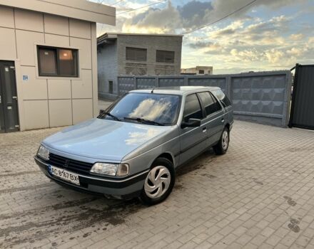 Синий Пежо 405, объемом двигателя 1.9 л и пробегом 300 тыс. км за 1400 $, фото 1 на Automoto.ua
