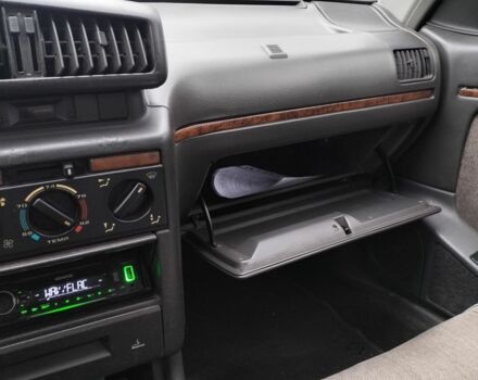 Зеленый Пежо 405, объемом двигателя 1.9 л и пробегом 260 тыс. км за 1181 $, фото 2 на Automoto.ua