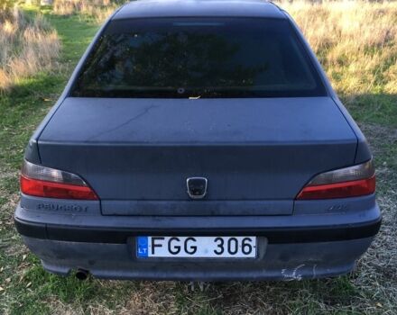 Красный Пежо 406, объемом двигателя 2 л и пробегом 134 тыс. км за 1122 $, фото 1 на Automoto.ua