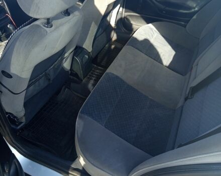 Сірий Пежо 406, об'ємом двигуна 1.7 л та пробігом 272 тис. км за 2000 $, фото 7 на Automoto.ua