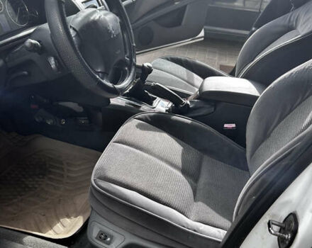 Білий Пежо 407, об'ємом двигуна 1.6 л та пробігом 235 тис. км за 4550 $, фото 13 на Automoto.ua