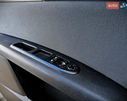 Бежевый Пежо 407, объемом двигателя 1.7 л и пробегом 266 тыс. км за 4200 $, фото 6 на Automoto.ua