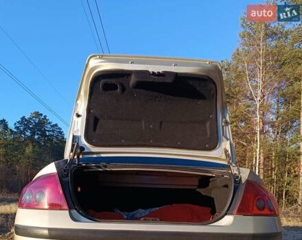 Бежевый Пежо 407, объемом двигателя 1.75 л и пробегом 318 тыс. км за 3700 $, фото 13 на Automoto.ua