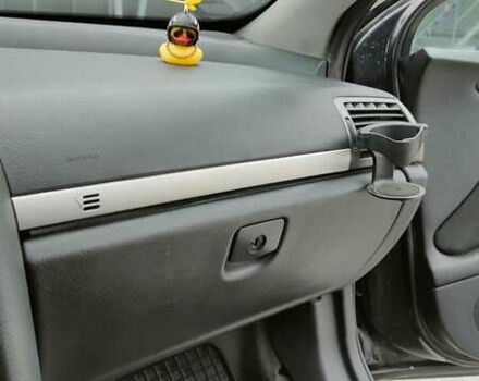 Черный Пежо 407, объемом двигателя 1.75 л и пробегом 363 тыс. км за 3300 $, фото 14 на Automoto.ua