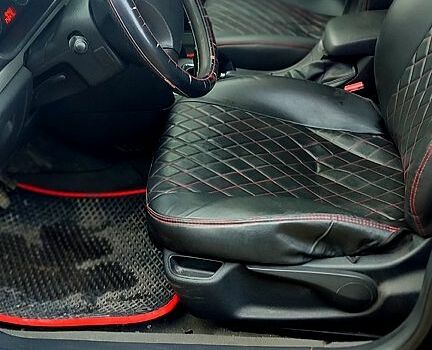 Чорний Пежо 407, об'ємом двигуна 1.7 л та пробігом 250 тис. км за 2999 $, фото 4 на Automoto.ua