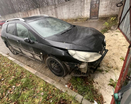 Черный Пежо 407, объемом двигателя 1.6 л и пробегом 330 тыс. км за 1700 $, фото 1 на Automoto.ua