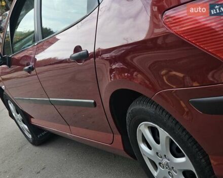 Красный Пежо 407, объемом двигателя 1.75 л и пробегом 305 тыс. км за 3450 $, фото 7 на Automoto.ua