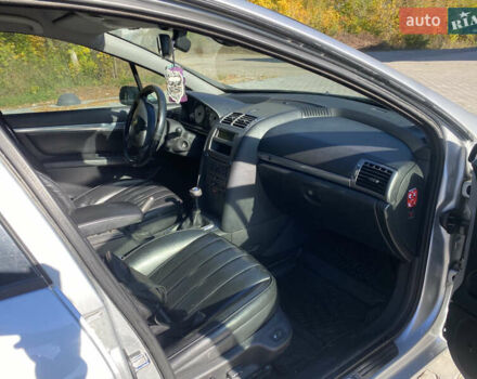 Серый Пежо 407, объемом двигателя 2 л и пробегом 306 тыс. км за 4500 $, фото 19 на Automoto.ua