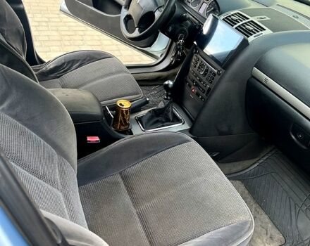 Пежо 407 2004 в Харькове на Automoto.ua Серый Пежо 407, объемом двигателя 2 л и пробегом 445 тыс. км за 3100 $, фото 3 на Automoto.ua