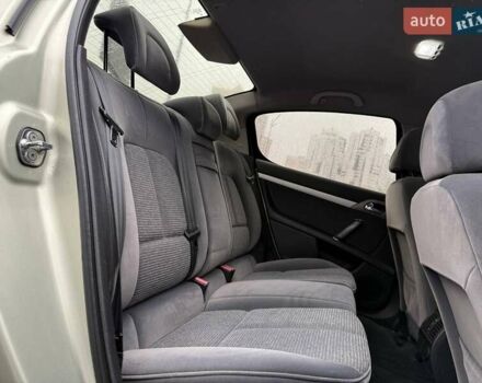 Серый Пежо 407, объемом двигателя 2 л и пробегом 148 тыс. км за 4790 $, фото 10 на Automoto.ua