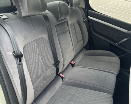 Серый Пежо 407, объемом двигателя 2 л и пробегом 147 тыс. км за 4500 $, фото 7 на Automoto.ua