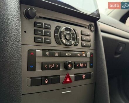 Серый Пежо 407, объемом двигателя 2 л и пробегом 148 тыс. км за 4790 $, фото 18 на Automoto.ua