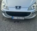 Серый Пежо 407, объемом двигателя 2.23 л и пробегом 321 тыс. км за 4000 $, фото 1 на Automoto.ua