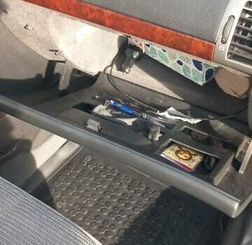 Серый Пежо 407, объемом двигателя 2.23 л и пробегом 321 тыс. км за 4000 $, фото 10 на Automoto.ua