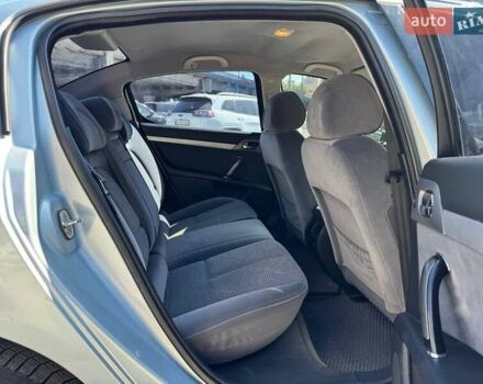 Серый Пежо 407, объемом двигателя 2 л и пробегом 270 тыс. км за 5300 $, фото 9 на Automoto.ua