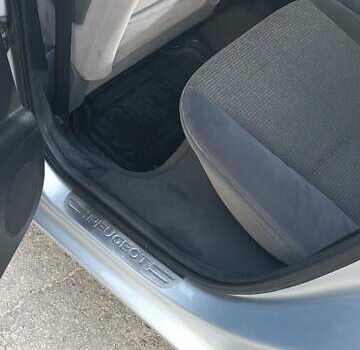 Серый Пежо 407, объемом двигателя 2.23 л и пробегом 321 тыс. км за 4000 $, фото 3 на Automoto.ua