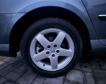 Серый Пежо 407, объемом двигателя 2 л и пробегом 266 тыс. км за 4000 $, фото 11 на Automoto.ua