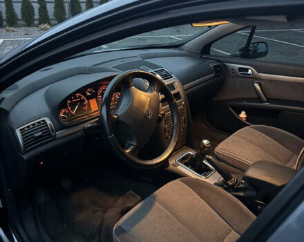 Серый Пежо 407, объемом двигателя 2 л и пробегом 266 тыс. км за 4000 $, фото 6 на Automoto.ua