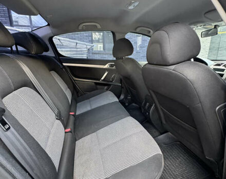 Серый Пежо 407, объемом двигателя 1.75 л и пробегом 180 тыс. км за 4500 $, фото 13 на Automoto.ua