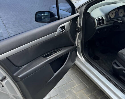 Серый Пежо 407, объемом двигателя 1.75 л и пробегом 180 тыс. км за 4500 $, фото 16 на Automoto.ua