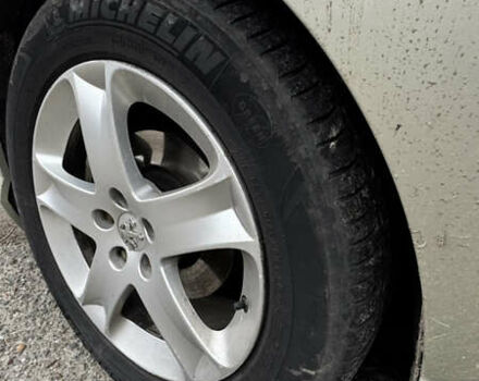 Серый Пежо 407, объемом двигателя 2 л и пробегом 334 тыс. км за 4999 $, фото 14 на Automoto.ua