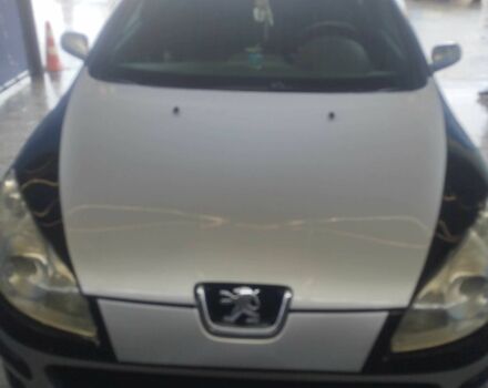 Серый Пежо 407, объемом двигателя 1.7 л и пробегом 232 тыс. км за 3400 $, фото 1 на Automoto.ua