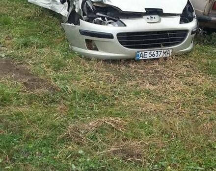 Серый Пежо 407, объемом двигателя 1.75 л и пробегом 200 тыс. км за 700 $, фото 1 на Automoto.ua