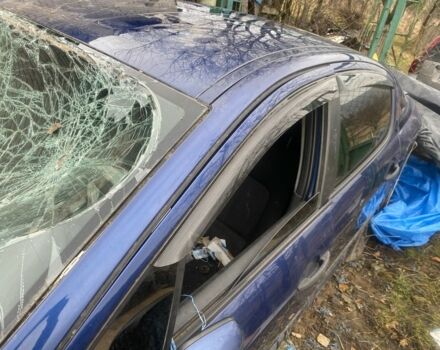 Синий Пежо 407, объемом двигателя 1.7 л и пробегом 250 тыс. км за 900 $, фото 8 на Automoto.ua